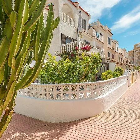 Espanhouse Denny Three Bed * Torrevieja