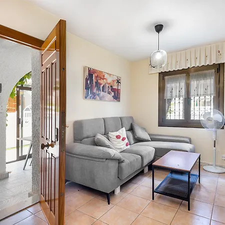 Espanhouse Denny Three Bed Торевьиа