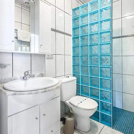 Espanhouse Denny Three Bed * Torrevieja